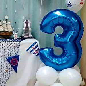 Заправка гелием цифры в студии Город друзей